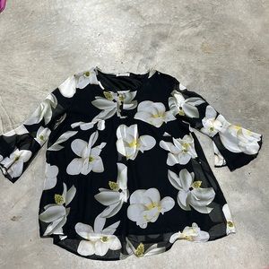 Jczhwqu brand Black w/white n yellow flowers top /‎ Size 2XL / A-68